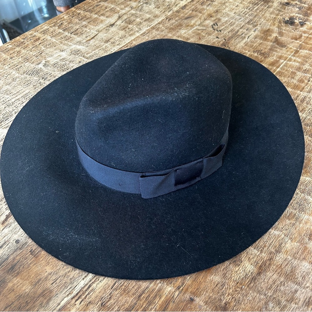 Classic Black Wide-Brim Wool Fedora Hat - Women Accessories